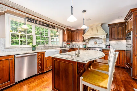 $1,695,000 | 5 Pine Street, Sandwich, MA 02563