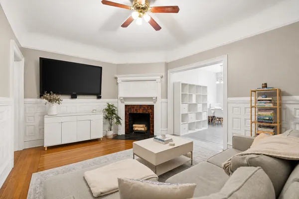 $825,000 | 259 Beacon Street, Unit 23, Boston, MA 02116