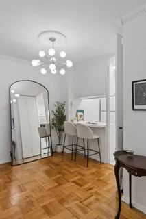$685,000 | 300 East 40th Street, Unit 9V | Murray Hill