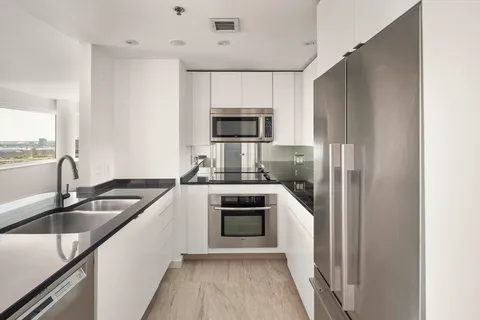 $1,998,000 | 8-12 Museum Way, Unit 2003, Cambridge, MA 02141