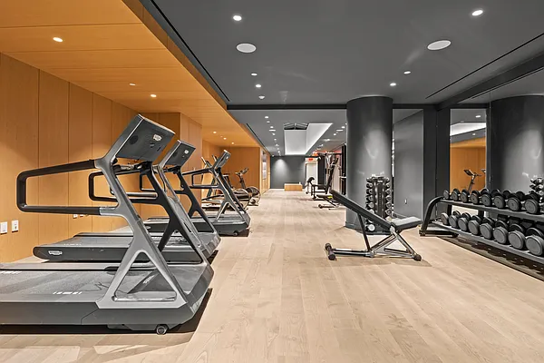 135 East 47th Street, Unit 16F Manhattan, NY 10017 - Photo 7 of 13