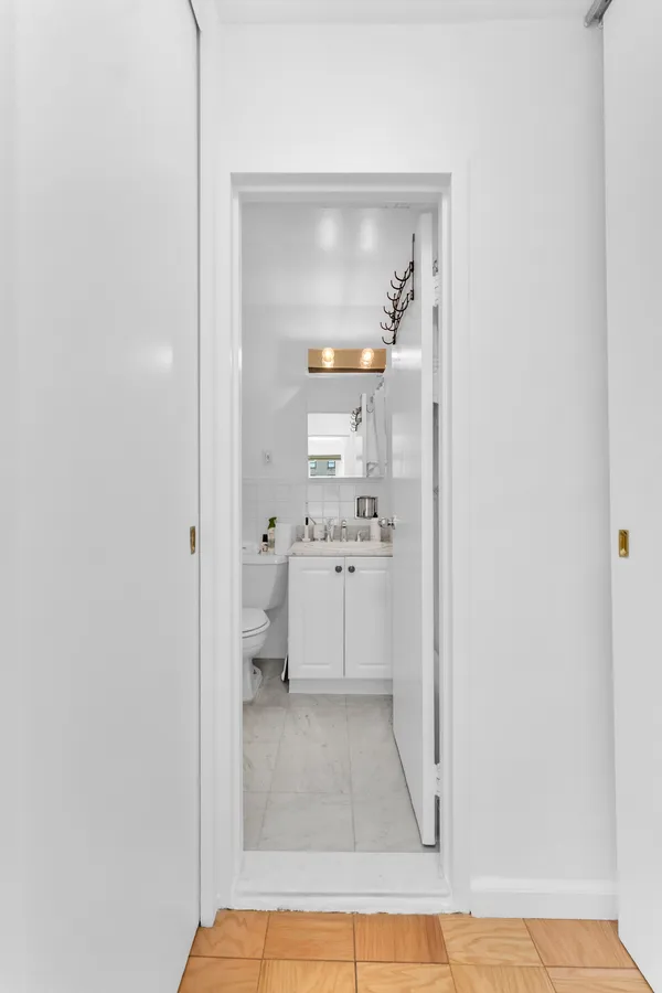 $635,000 | 150 West End Avenue, Unit 10P | Upper West Side