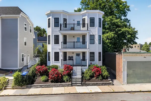 $439,000 | 138 Centre Street, Unit 6, Boston, MA 02124