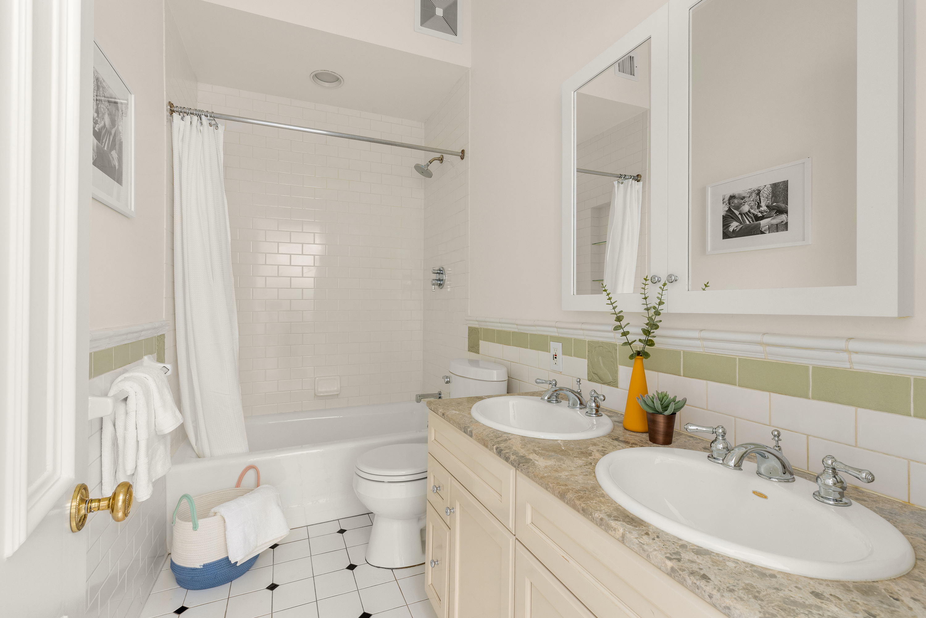 75 Columbia Heights Brooklyn, NY 11201 - Photo 25 of 28 a bathroom with a sink toilet a shower and a mirror