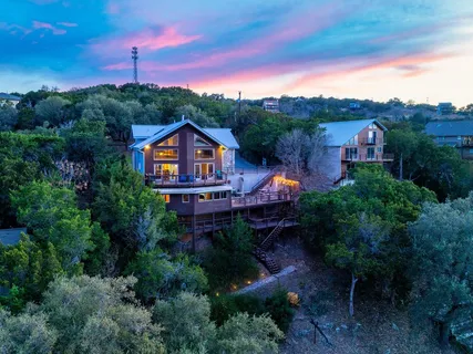 $1,495,000 | 21008 Lakeshore Drive West, Spicewood, TX 78669