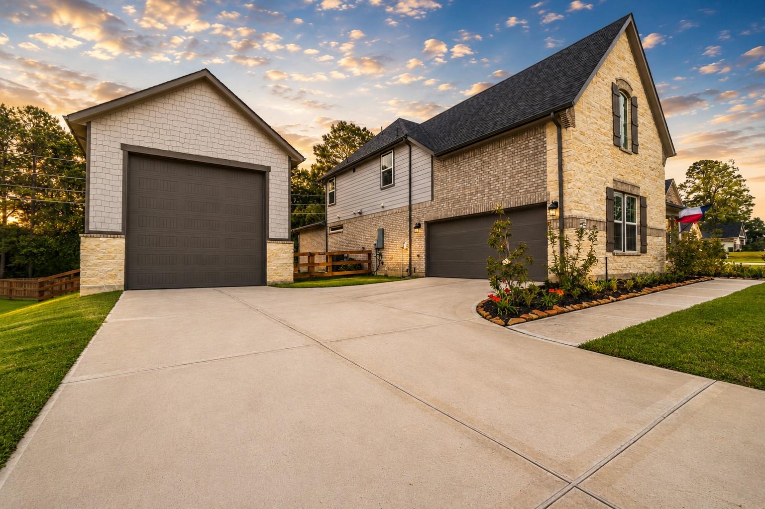 534 Black Bronco Road Magnolia, TX 77354 - Photo 2 of 21