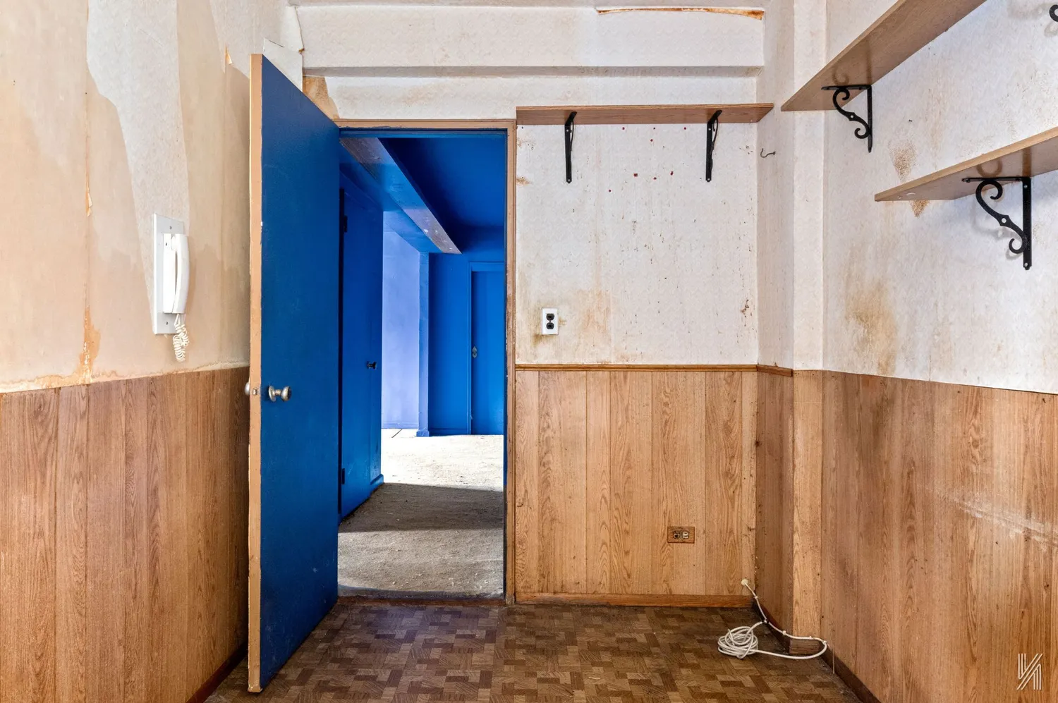 an empty room with windows