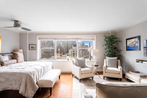 $695,000 | 440 East 79th Street, Unit 12H | Upper East Side