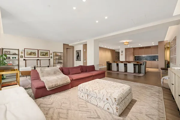 $5,350,000 | 49 Chambers Street, Unit 8E | TriBeCa