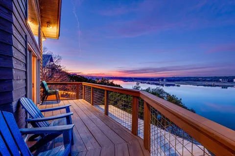 $1,495,000 | 21008 Lakeshore Drive West, Spicewood, TX 78669