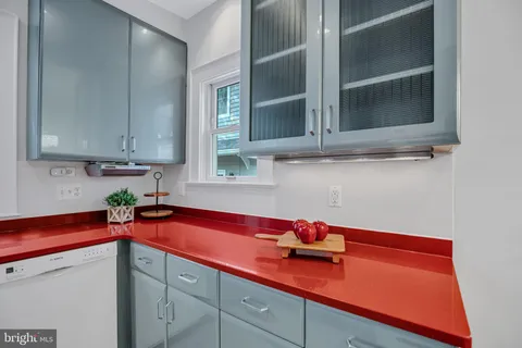 $1,425,000 | 5120 Wilson Lane, Bethesda, MD 20814