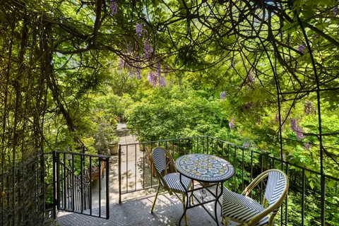 $2,250,000 | 58 Remsen Street, Unit 1R | Brooklyn Heights