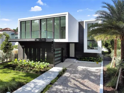 $6,350,000 | 5630 Pine Tree Drive, Miami Beach, FL 33140