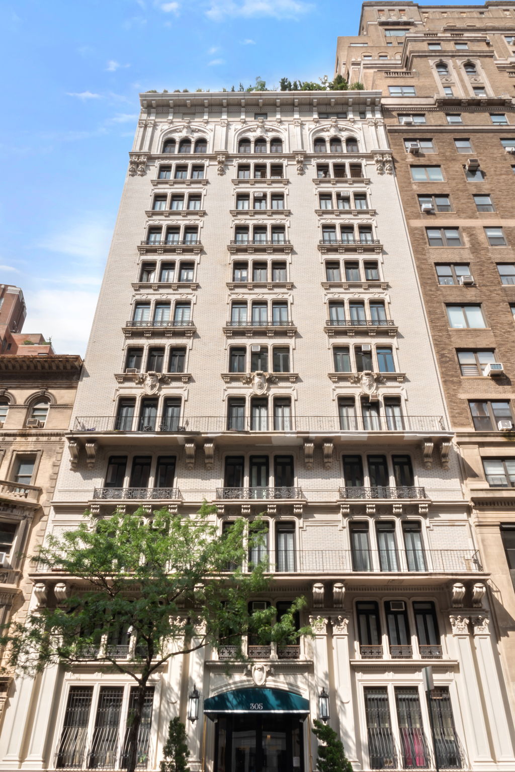 305 West 72nd Street, Unit 7D Manhattan, NY 10023 - Photo 7 of 12 a front view of a building