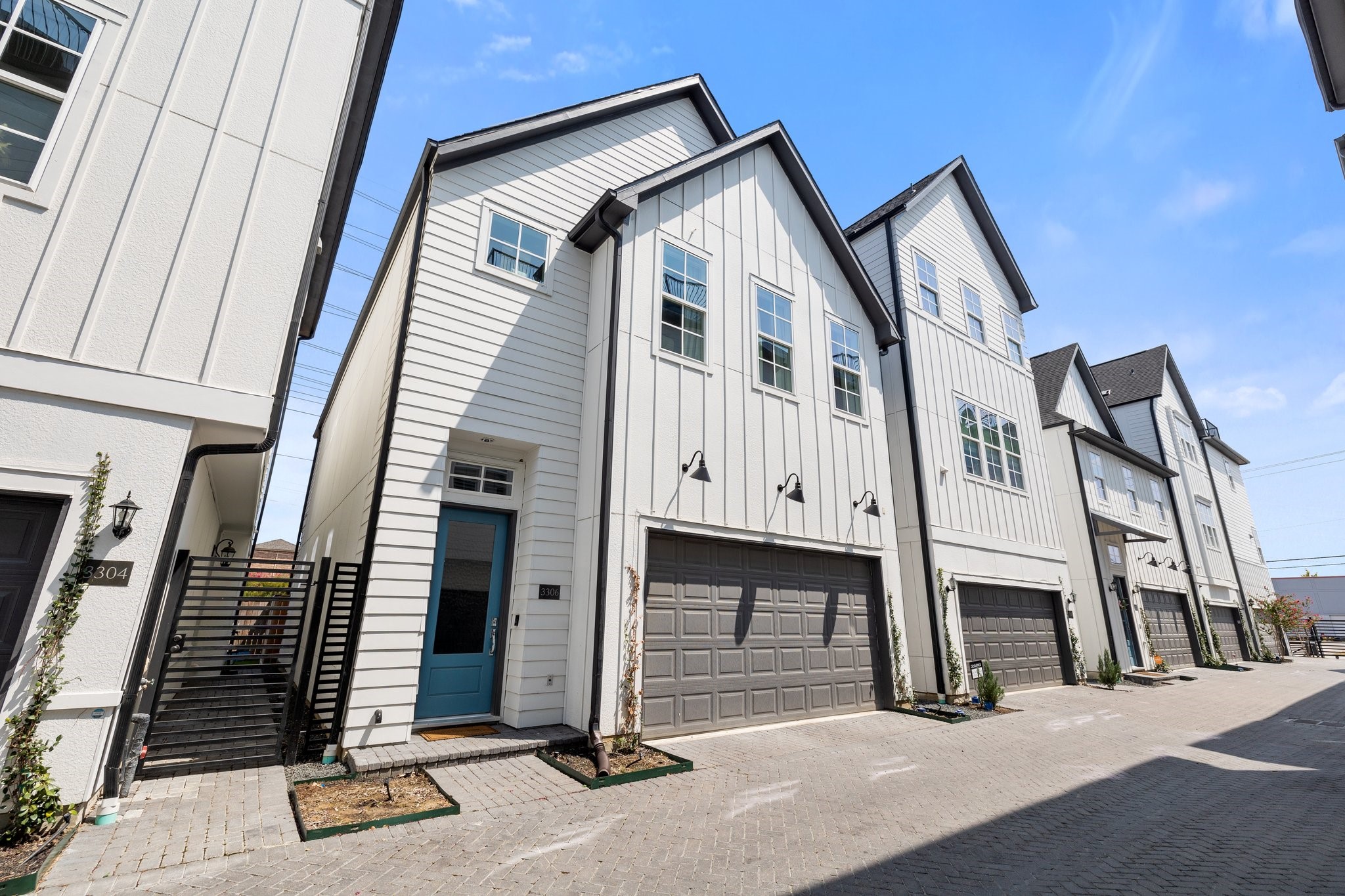 3306 West 12th Street Houston, TX 77008 - Photo 3 of 30
