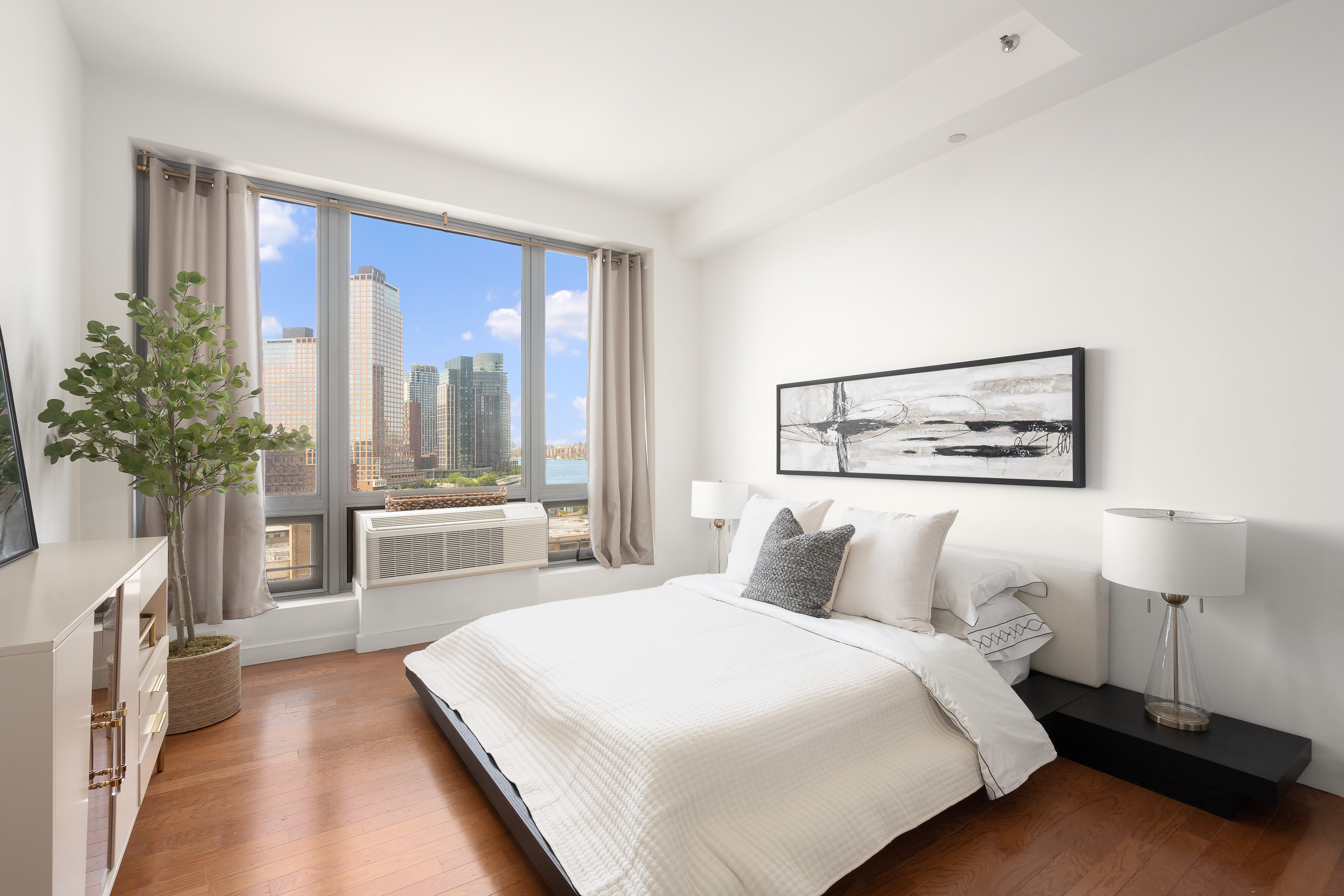 5-49 Borden Avenue, Unit 8G Queens, NY 11101 - Photo 5 of 10