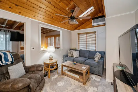 $1,725,000 | 14 East Landing Road, Hampton Bays, NY 11946