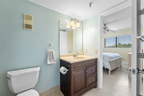 $215,000 | 7076 Huntington Lane, Unit 502, Delray Beach, FL 33446