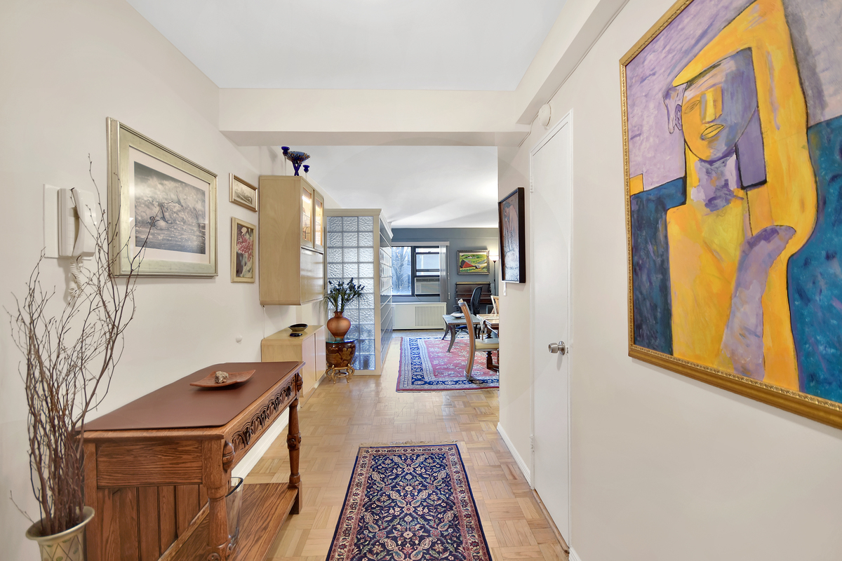 335 East 51st Street, Unit 4E Manhattan, NY 10022 - Photo 2 of 5