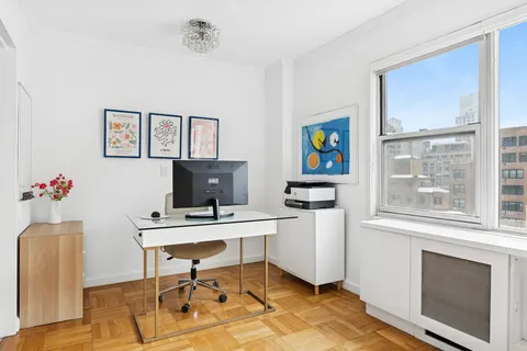 $615,000 | 311 East 71st Street, Unit 10F | Lenox Hill