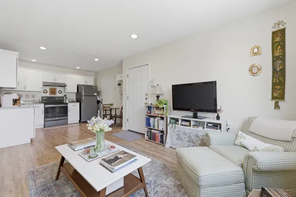 $3,275 | 256 Parker Hill Avenue, Unit 11, Boston, MA 02120