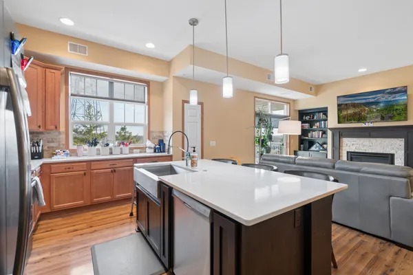 $249,900 | 1244 County Rd D East, Unit 206, St. Paul, MN 55109