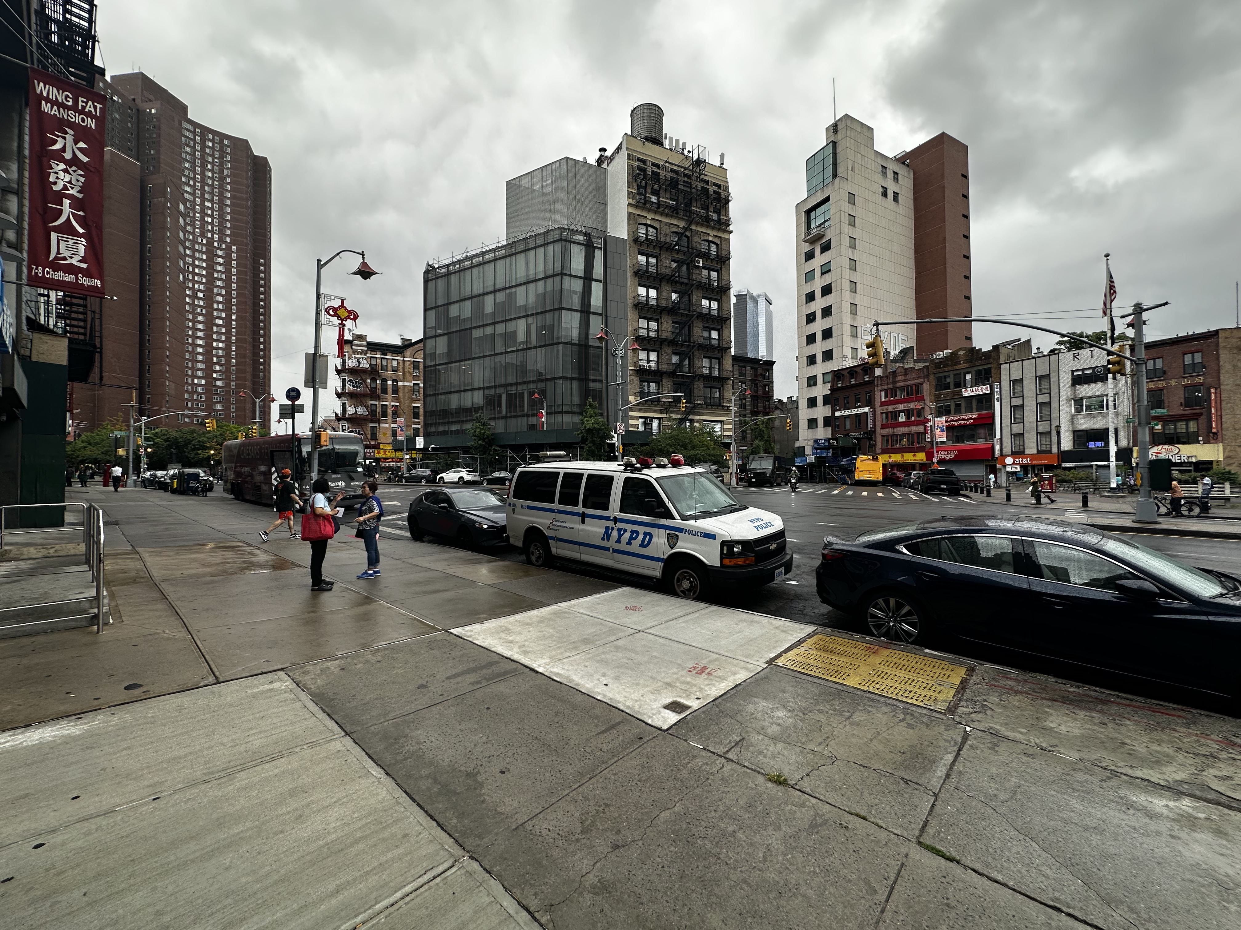 6 Chatham Square Manhattan, NY 10038 - Photo 7 of 8 a view of a city with tall buildings