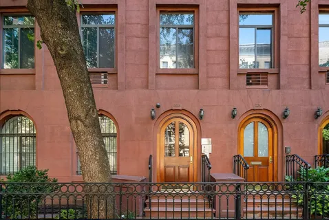 a view of building entrance