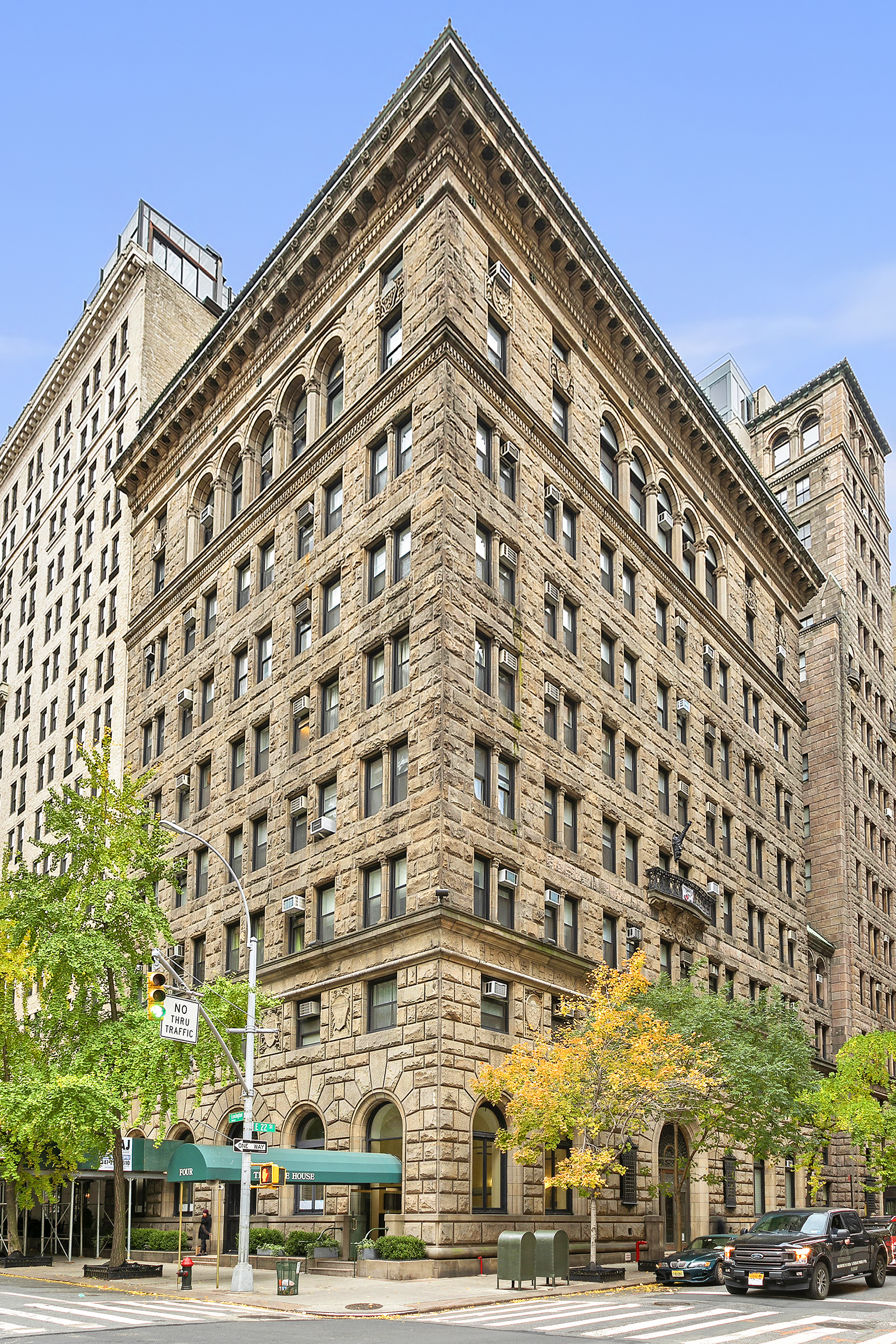 4 Lexington Avenue, Unit 8F Manhattan, NY 10010 - Photo 6 of 7 a front view of a building