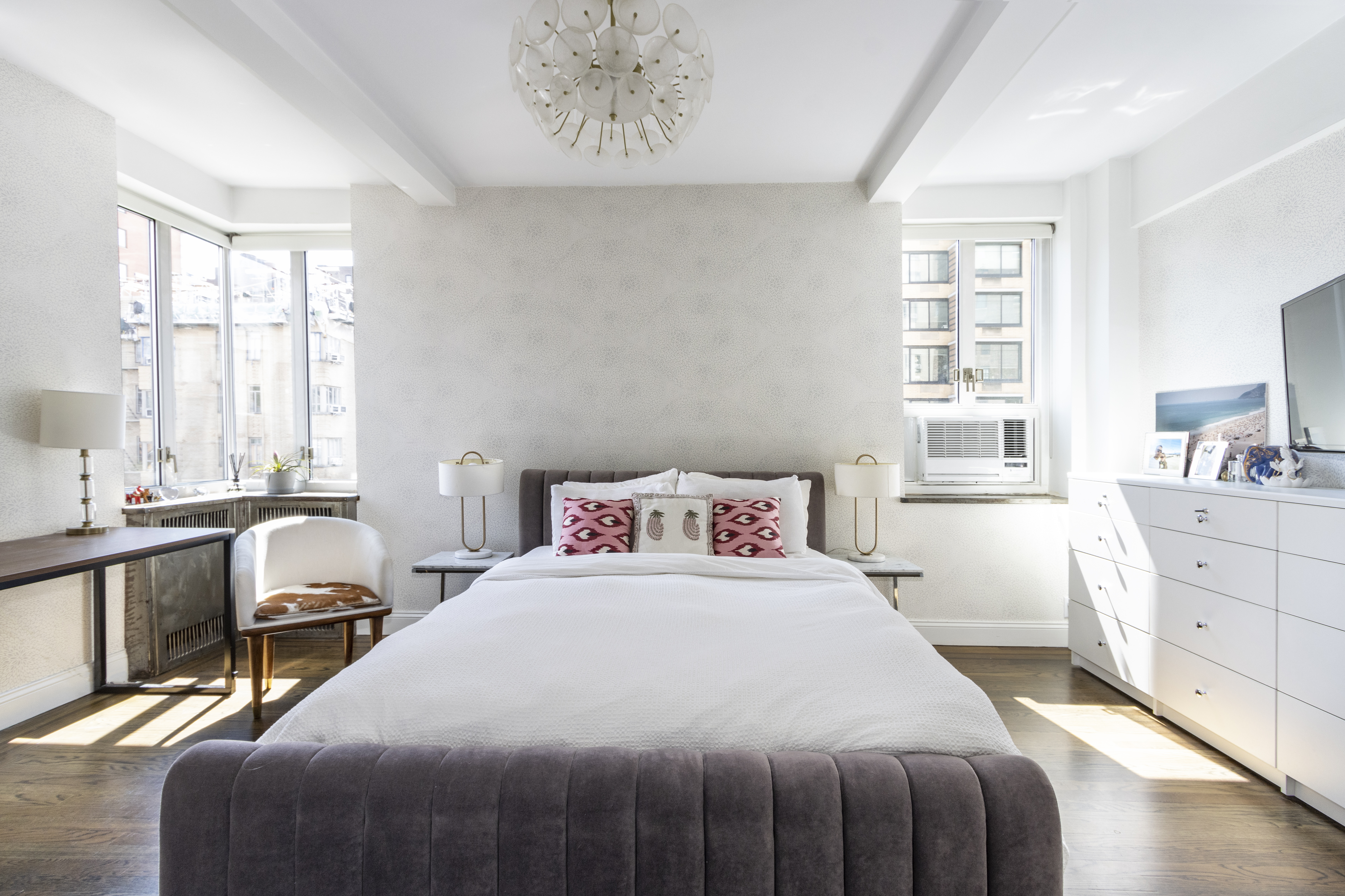 200 West 20th Street, Unit 508 Manhattan, NY 10011 - Photo 5 of 6 a bedroom with a bed and a window