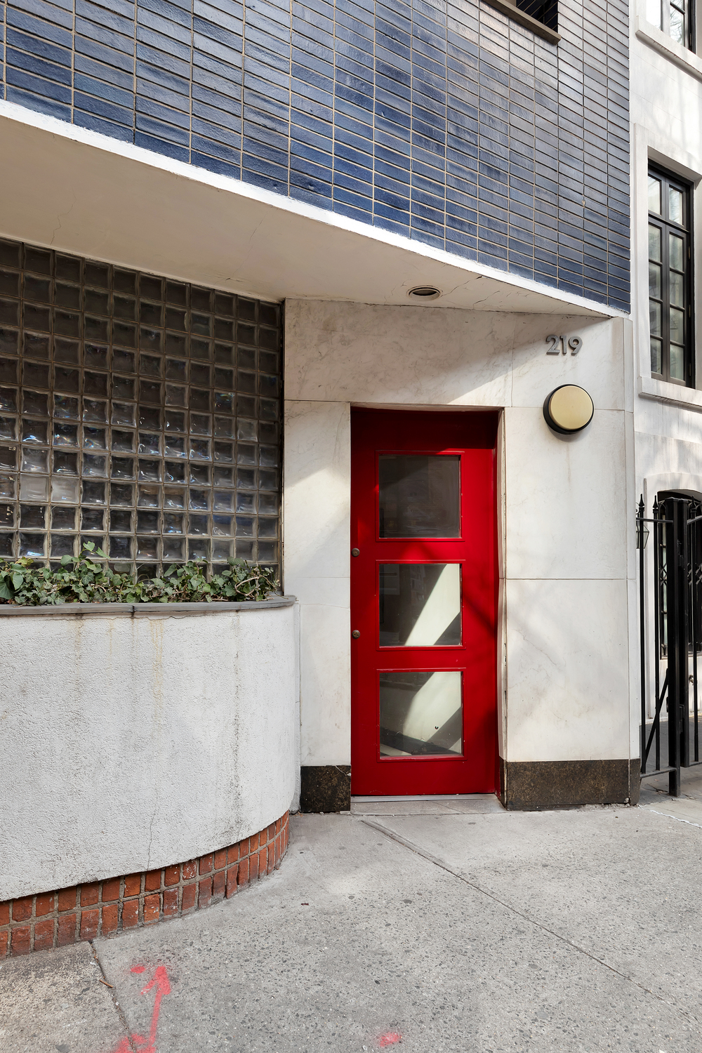 219 East 49th Street Manhattan, NY 10017 - Photo 15 of 19 a view of entryway