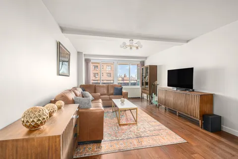 $1,175,000 | 142 East 16th Street, Unit 17E | Gramercy
