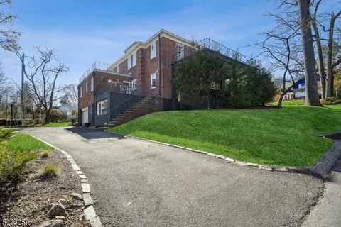 $1,695,000 | 116-118 Wyoming Avenue, Maplewood, NJ 07040
