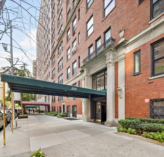 $3,100,000 | 320 East 72nd Street, Unit PHB | Lenox Hill