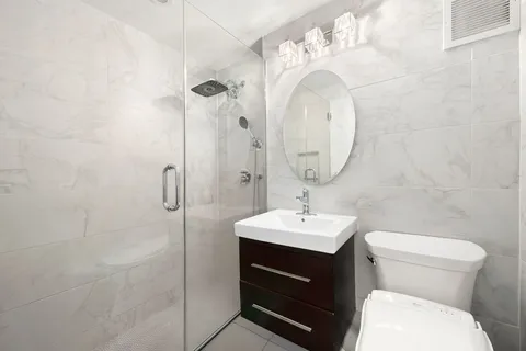 $1,680,000 | 40 East 9th Street, Unit PHG | Greenwich Village