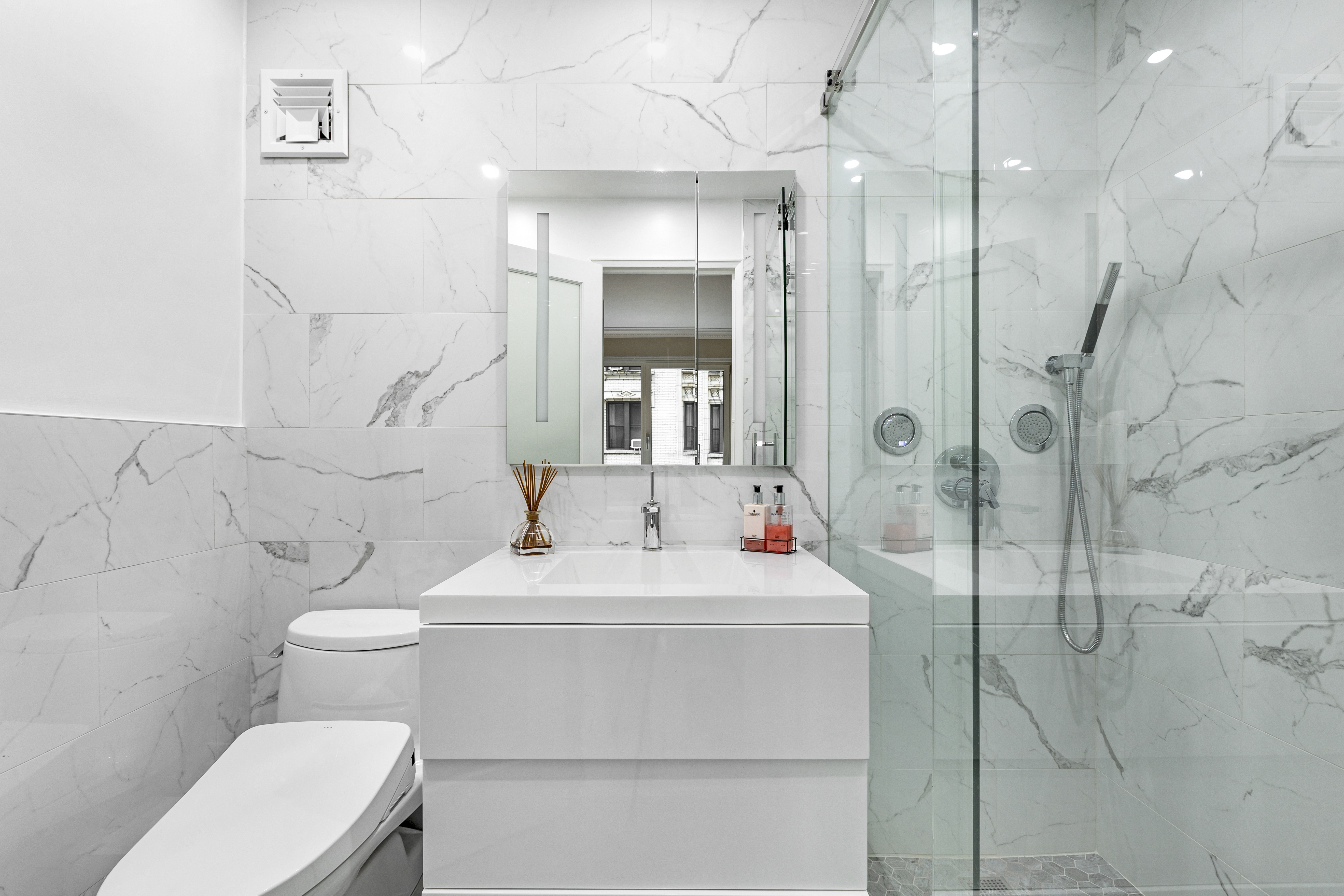 200 Central Park South, Unit 7K Manhattan, NY 10019 - Photo 10 of 15