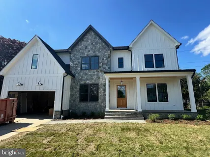 $2,925,000 | 930 Fairway Drive Northeast, Vienna, VA 22180