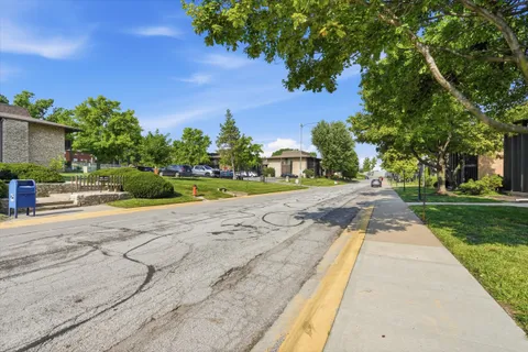 $135,000 | 439 West 104th Street, Unit D, Kansas City, MO 64114