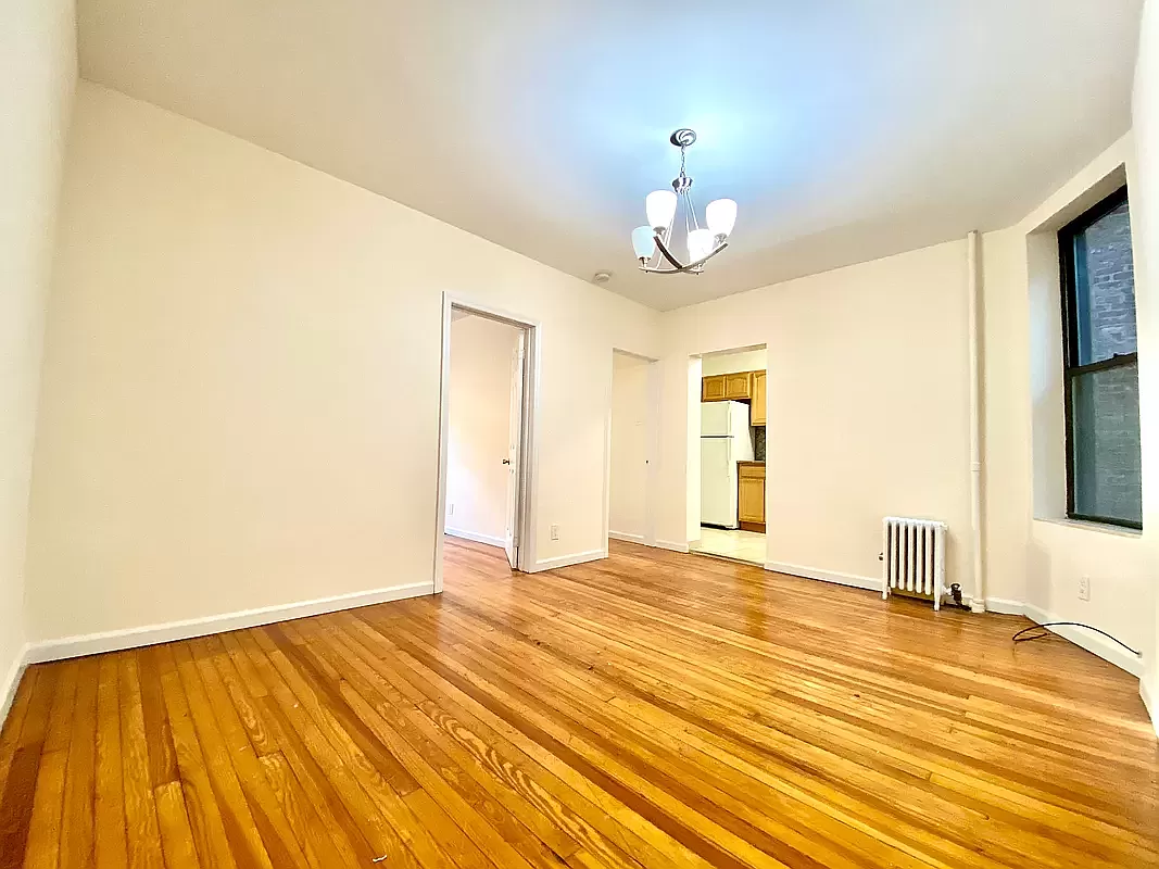 39-25 29th Street, Unit 2B Queens, NY 11101 - Photo 4 of 7