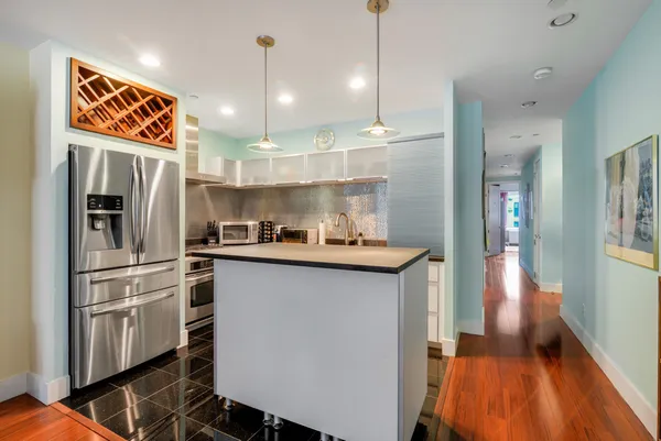 $1,400,000 | 44-27 Purves Street, Unit 8A | Long Island City
