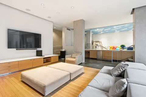 $995,000 | 303 East 33rd Street, Unit 5H | Kips Bay