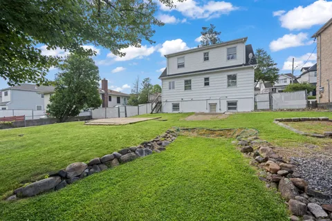 $749,000 | 223 Darlington Avenue | Huguenot