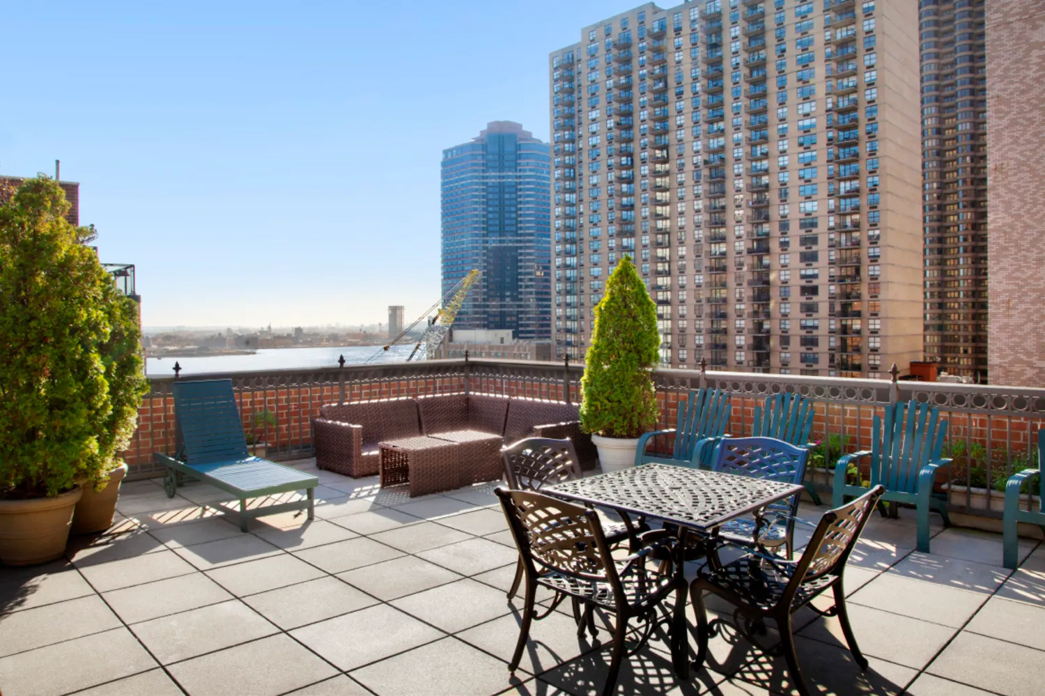 $3,500 | 305 East 40th Street, Unit 14V | Murray Hill