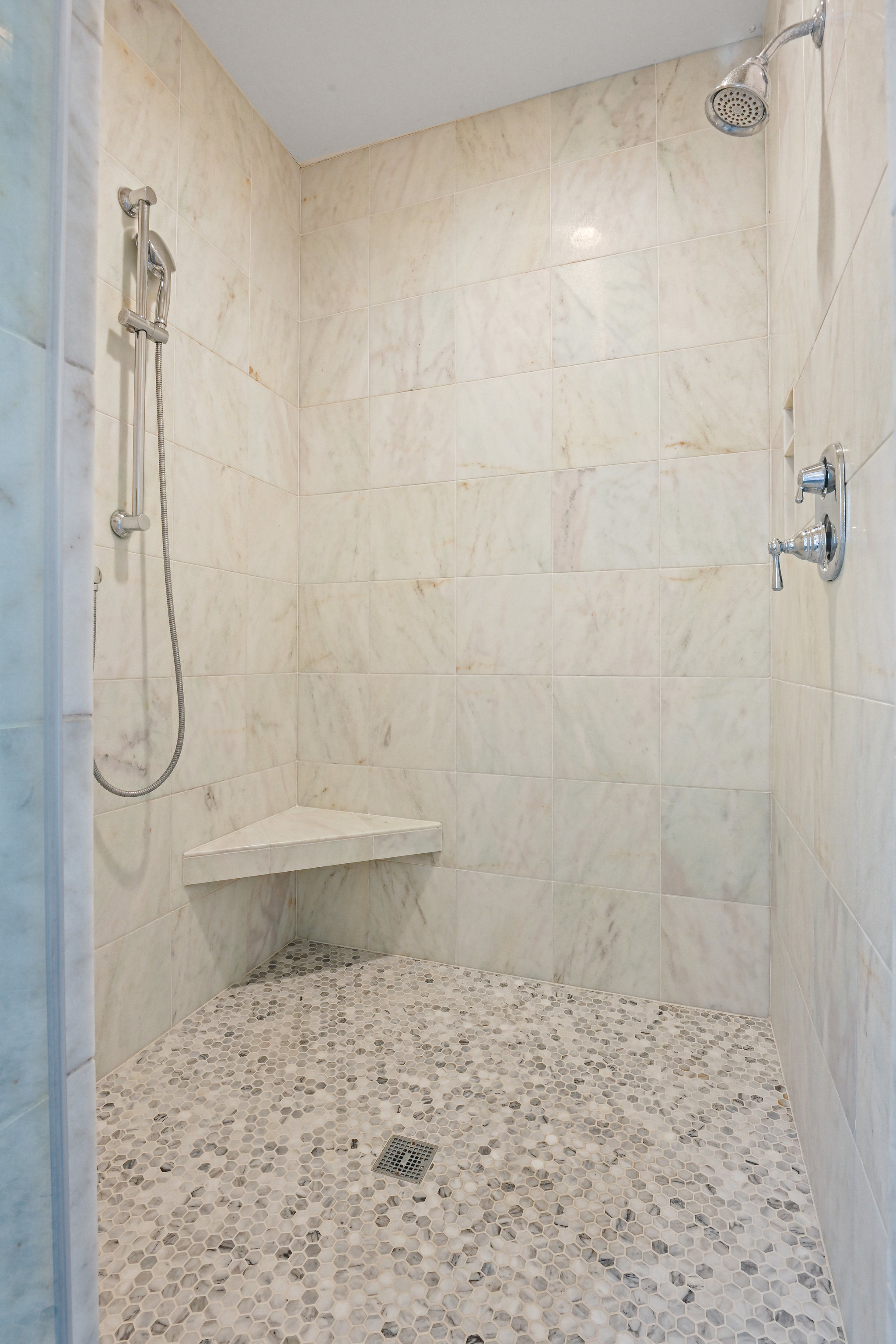 2628 Five Oaks Road Vienna, VA 22181 - Photo 23 of 40 a bathroom with a shower