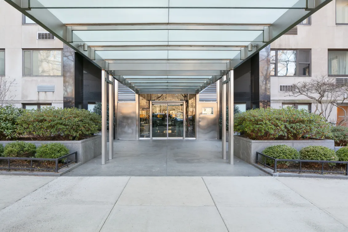 $1,400,000 | 860 5th Avenue, Unit 5L | Lenox Hill