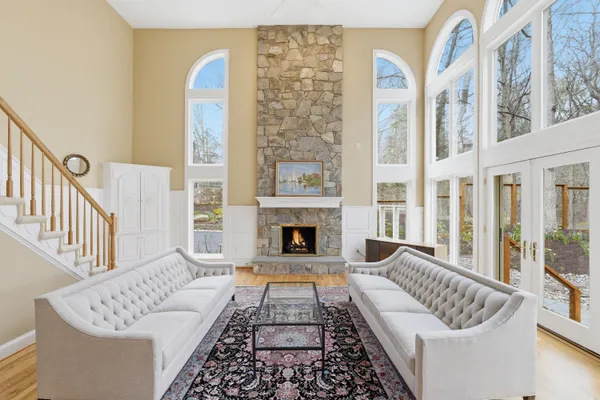 $2,200,000 | 182 River Park Drive, Great Falls, VA 22066