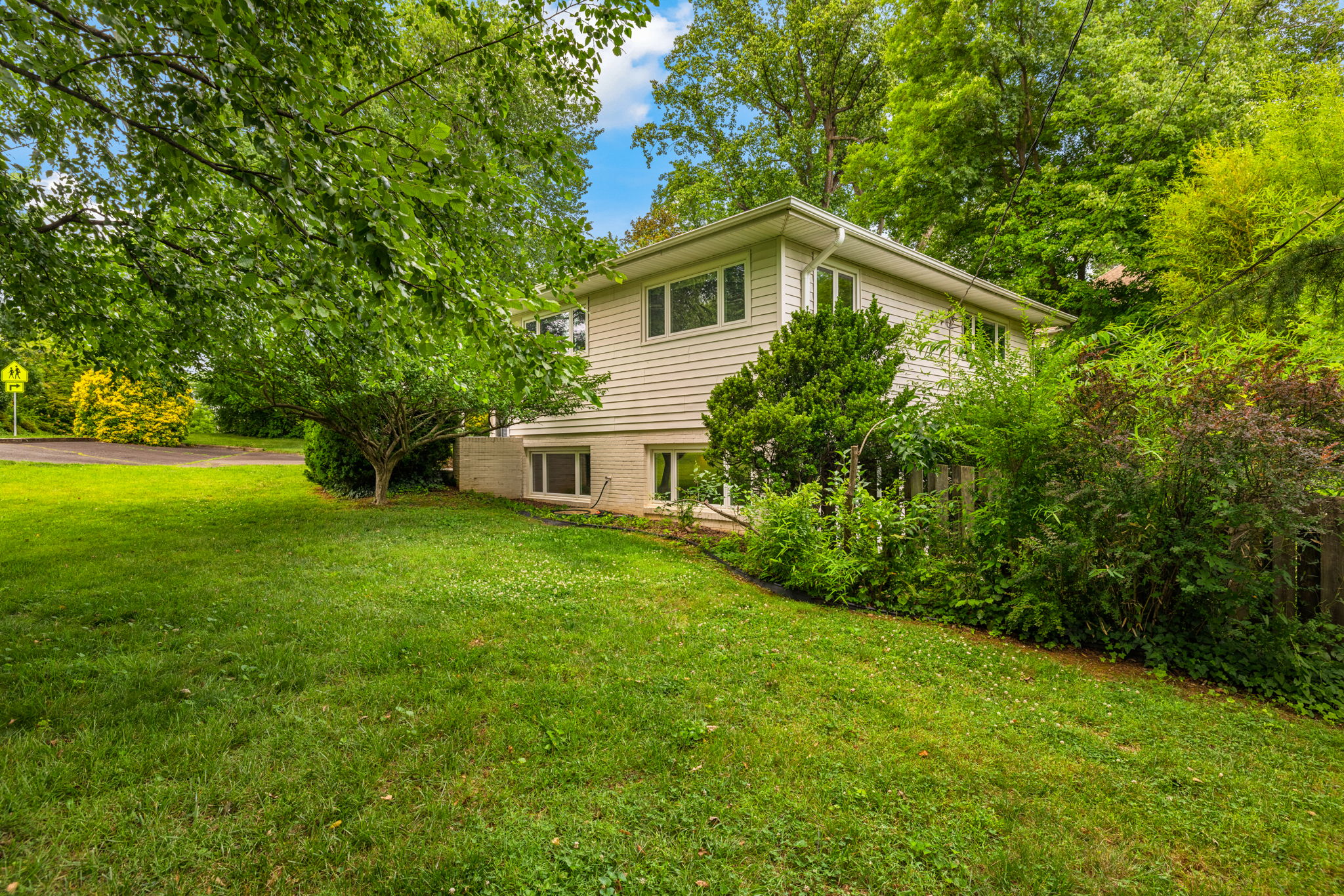 1111 Raymond Avenue McLean, VA 22101 - Photo 4 of 45