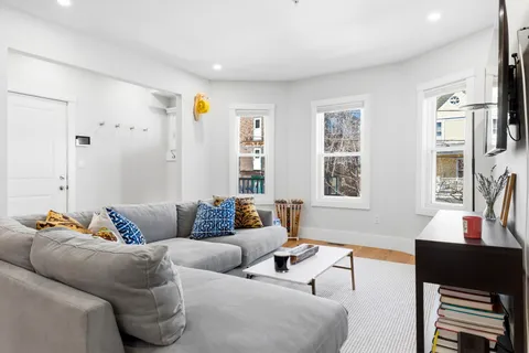 $1,100,000 | 32 Cambridge Terrace, Unit 1, Cambridge, MA 02140