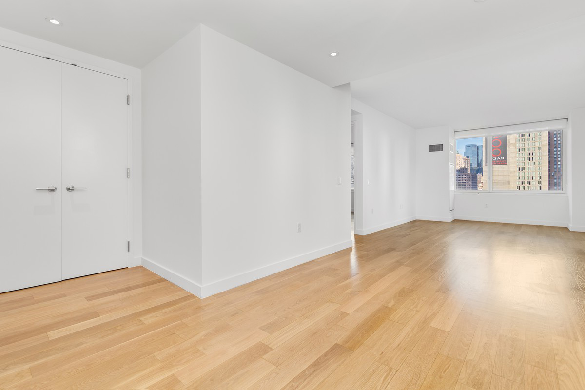 515 9th Avenue, Unit Undisclosed Manhattan, NY 10018 - Photo 5 of 11