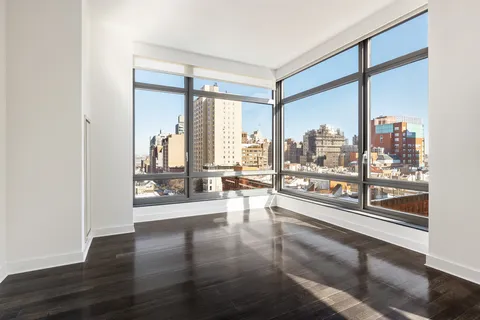 $2,100,000 | 450 East 83rd Street, Unit 8B | Upper East Side